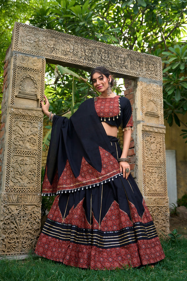 Navratri Dandiya, black Lehenga for perfect Dance