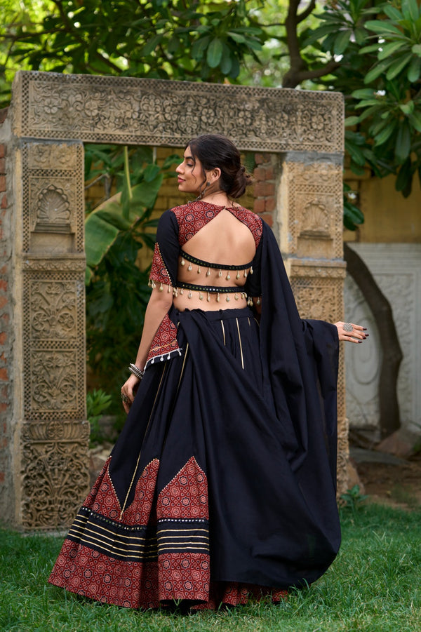 Navratri Dandiya, black Lehenga for perfect Dance